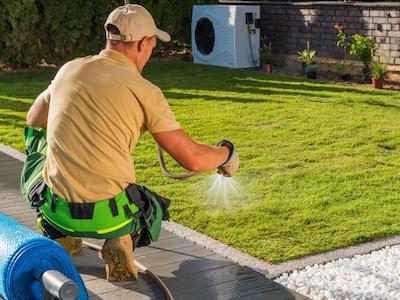 Rollrasen direkt nach dem Verlegen pflegen