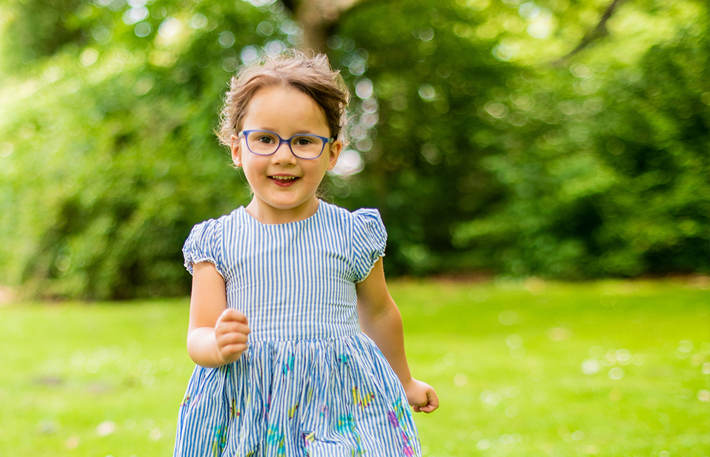 Mit Rollrasen aus Holland erstrahlt Ihr Garten in sattem Grün Mit Rollrasen aus Holland erstrahlt Ihr Garten in sattem Grün